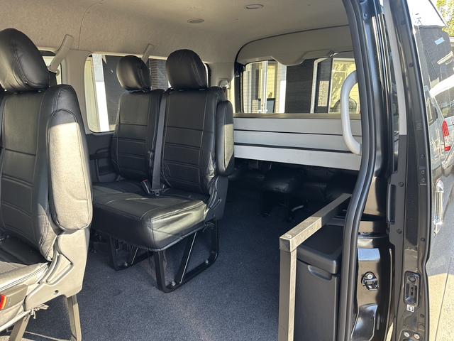 ハイエースワゴン ＧＬ　４列１０人乗り／ＢＩＧ－Ｘ／シートカバー／ベッド／１６インチＡＷ／パノラミックビュー／デジミラ／パワスラ（19枚目）