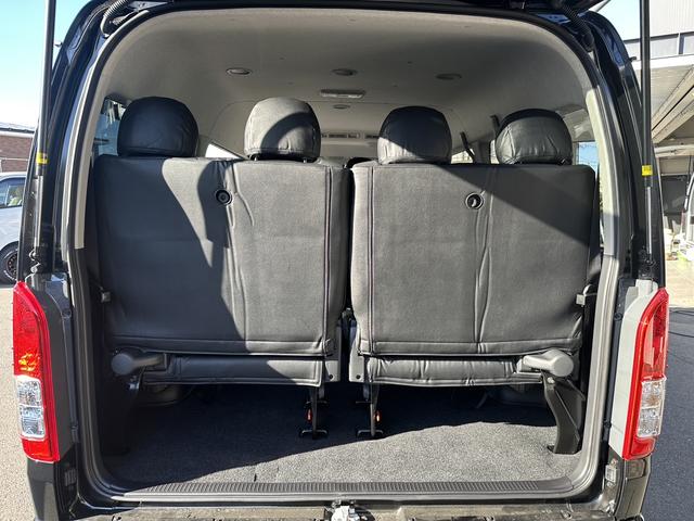 ハイエースワゴン ＧＬ　４列１０人乗り／ＢＩＧ－Ｘ／シートカバー／ベッド／１６インチＡＷ／パノラミックビュー／デジミラ／パワスラ（20枚目）