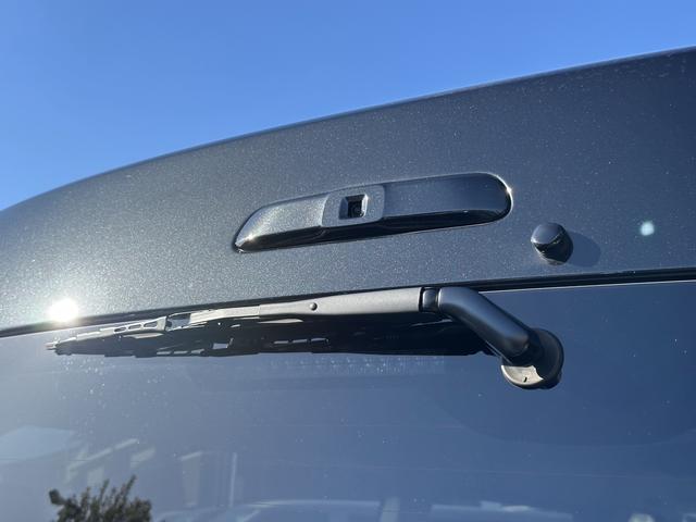 ハイエースワゴン ＧＬ　４列１０人乗り／ＢＩＧ－Ｘ／シートカバー／ベッド／１６インチＡＷ／パノラミックビュー／デジミラ／パワスラ（38枚目）