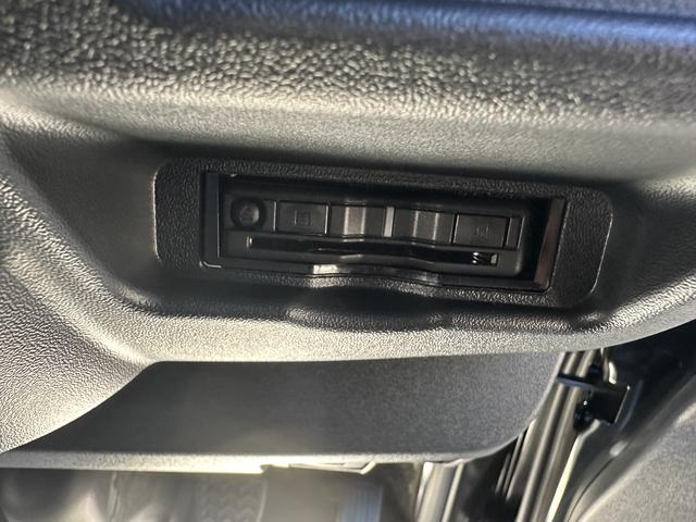 ハイエースワゴン ＧＬ　４列１０人乗り／ＢＩＧ－Ｘ／シートカバー／ベッド／１６インチＡＷ／パノラミックビュー／デジミラ／パワスラ（48枚目）