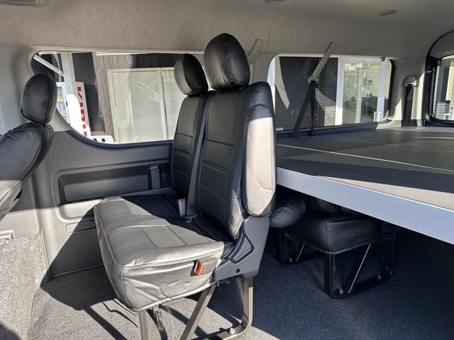 ハイエースワゴン ＧＬ　４列１０人乗り／ＢＩＧ－Ｘ／シートカバー／ベッド／１６インチＡＷ／パノラミックビュー／デジミラ／パワスラ（51枚目）