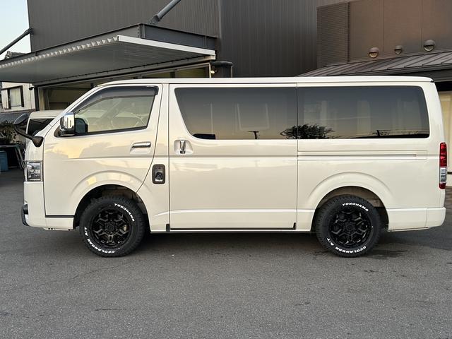 ハイエースバン スーパーＧＬ　リラクベース　タイプＩＩ　４ＷＤ／寒冷地仕様／バッドフェイス／デイライト付フロントスポイラー／１６インチアルミホイール／ＡＴタイヤ（25枚目）