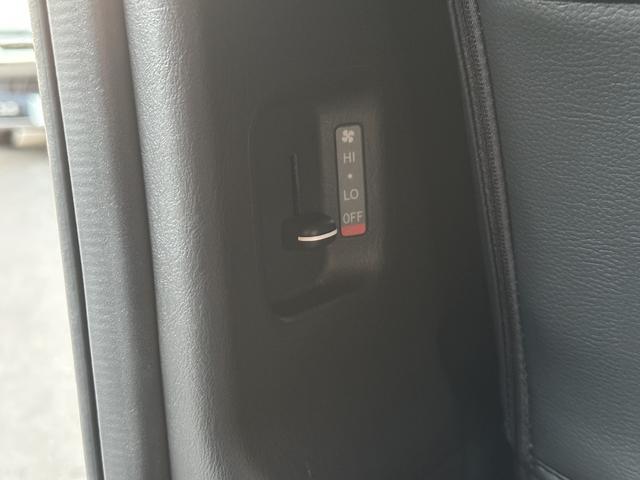 ハイエースバン スーパーＧＬ　リラクベース　タイプＩＩ　４ＷＤ／寒冷地仕様／バッドフェイス／デイライト付フロントスポイラー／１６インチアルミホイール／ＡＴタイヤ（52枚目）