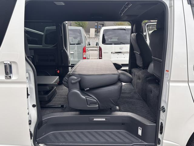 ハイエースバン スーパーＧＬ　リラクベース　タイプＩＩ　４ＷＤ／寒冷地仕様／バッドフェイス／デイライト付フロントスポイラー／１６インチアルミホイール／ＡＴタイヤ（54枚目）