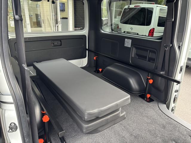 ハイエースバン スーパーＧＬ　リラクベース　タイプＩＩ　４ＷＤ／寒冷地仕様／バッドフェイス／デイライト付フロントスポイラー／１６インチアルミホイール／ＡＴタイヤ（56枚目）