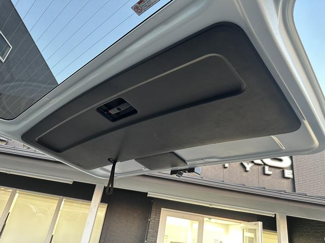 ハイエースバン スーパーＧＬ　リラクベース　タイプＩＩ　４ＷＤ／寒冷地仕様／バッドフェイス／デイライト付フロントスポイラー／１６インチアルミホイール／ＡＴタイヤ（60枚目）