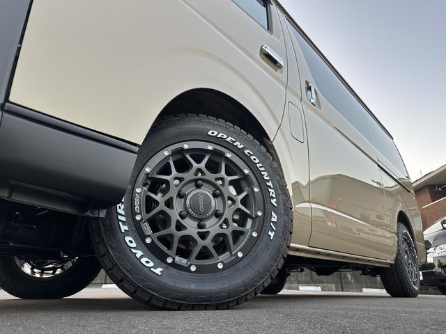 ハイエースバン ロングスーパーＧＬ　アースカラー／ＲＡＹＳアルミホイール／ＢＩＧ－Ｘ／ベッドキット／シートカバー／パノラミック／デジミラ／パワスラ／（13枚目）