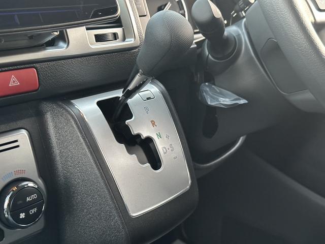 ハイエースバン ロングスーパーＧＬ　アースカラー／ＲＡＹＳアルミホイール／ＢＩＧ－Ｘ／ベッドキット／シートカバー／パノラミック／デジミラ／パワスラ／（47枚目）