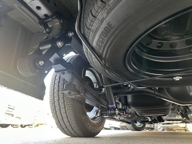 ハイエースバン スーパーGL ダークプライムII ローダウン/モデリスタフルエアロ/ESSEX17インチアルミホイール/ベッドキット/パノラミックビューモニター/パワースライドドア/デジタルインナーミラー(26枚目)