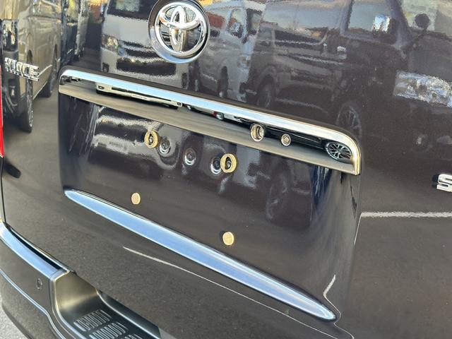 ハイエースバン スーパーGL ダークプライムII ローダウン/モデリスタフルエアロ/ESSEX17インチアルミホイール/ベッドキット/パノラミックビューモニター/パワースライドドア/デジタルインナーミラー(36枚目)