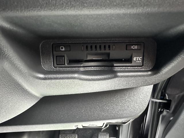 ハイエースバン スーパーGL ダークプライムII ローダウン/モデリスタフルエアロ/ESSEX17インチアルミホイール/ベッドキット/パノラミックビューモニター/パワースライドドア/デジタルインナーミラー(44枚目)