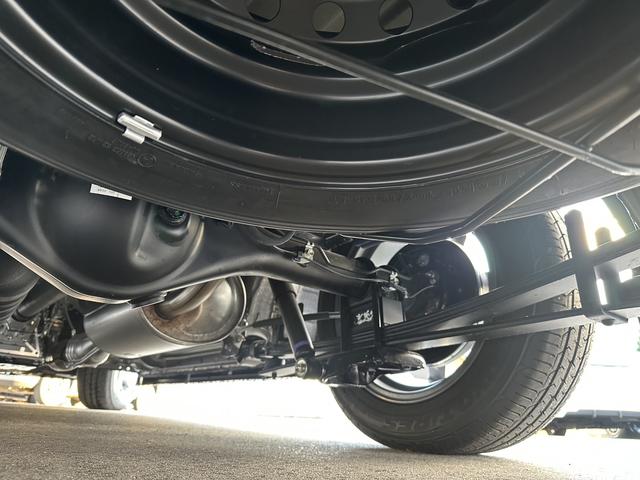 ハイエースバン スーパーGL ダークプライムII ローダウン/モデリスタフルエアロ/ESSEX17インチアルミホイール/ベッドキット/パノラミックビューモニター/パワースライドドア/デジタルインナーミラー(60枚目)