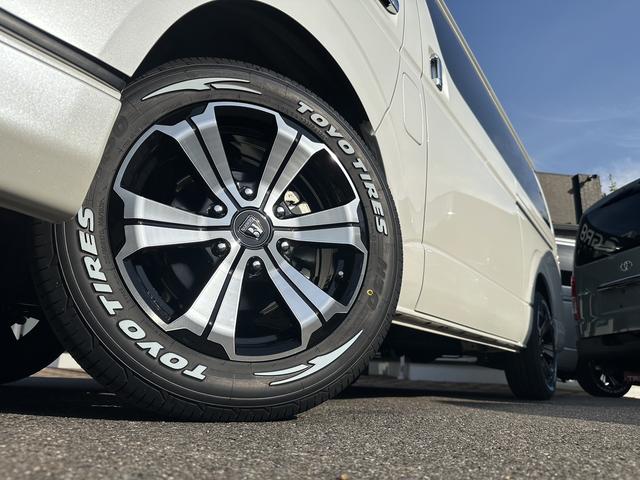 ハイエースバン スーパーＧＬ　ダークプライムＩＩ　ＢＩＧ－ＤＡ／パワ－スライドドア／パノラミックビューモニター／ＴＲＤフロントスポイラー／バルベロ１７インチアルミホイール／ベッドキット（12枚目）