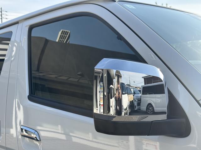 ハイエースバン スーパーＧＬ　ダークプライムＩＩ　ＢＩＧ－ＤＡ／パワ－スライドドア／パノラミックビューモニター／ＴＲＤフロントスポイラー／バルベロ１７インチアルミホイール／ベッドキット（33枚目）