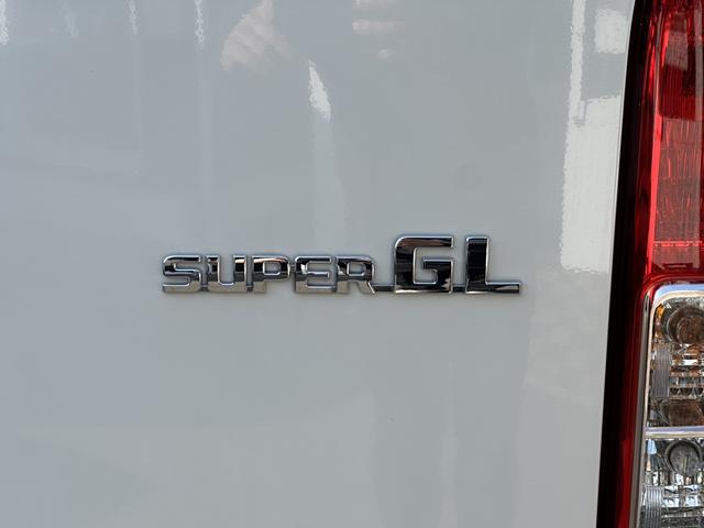 ハイエースバン スーパーＧＬ　ダークプライムＩＩ　ＢＩＧ－ＤＡ／パワ－スライドドア／パノラミックビューモニター／ＴＲＤフロントスポイラー／バルベロ１７インチアルミホイール／ベッドキット（36枚目）