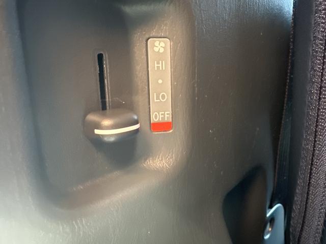 ハイエースバン スーパーＧＬ　ダークプライムＩＩ　ＢＩＧ－ＤＡ／パワ－スライドドア／パノラミックビューモニター／ＴＲＤフロントスポイラー／バルベロ１７インチアルミホイール／ベッドキット（50枚目）