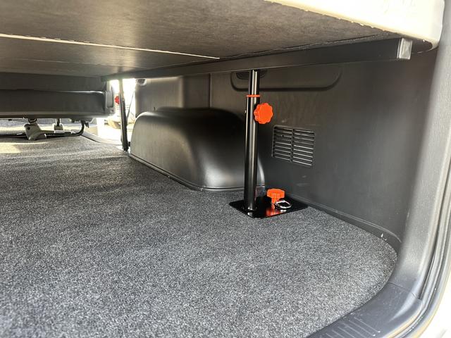 ハイエースバン スーパーＧＬ　ダークプライムＩＩ　ＢＩＧ－ＤＡ／パワ－スライドドア／パノラミックビューモニター／ＴＲＤフロントスポイラー／バルベロ１７インチアルミホイール／ベッドキット（58枚目）