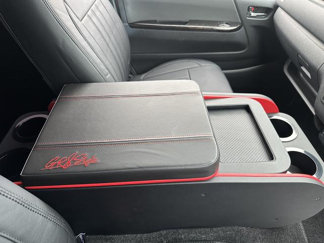 ハイエースバン スーパーＧＬ　ダークプライムＩＩ　ローダウン／ＢＩＧＸナビ／ＲＡＹＳ１６インチアルミホイール／パノラミックビュー／デジミラ／センターコンソール／ベッドキット（3枚目）