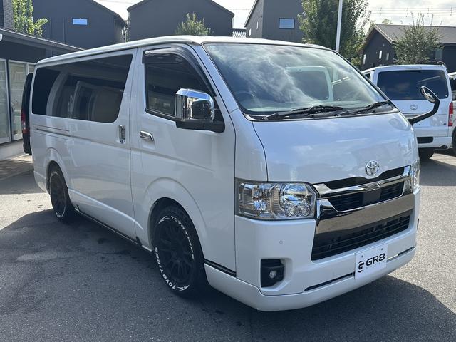 ハイエースバン スーパーＧＬ　ダークプライムＩＩ　ローダウン／ＢＩＧＸナビ／ＲＡＹＳ１６インチアルミホイール／パノラミックビュー／デジミラ／センターコンソール／ベッドキット（9枚目）