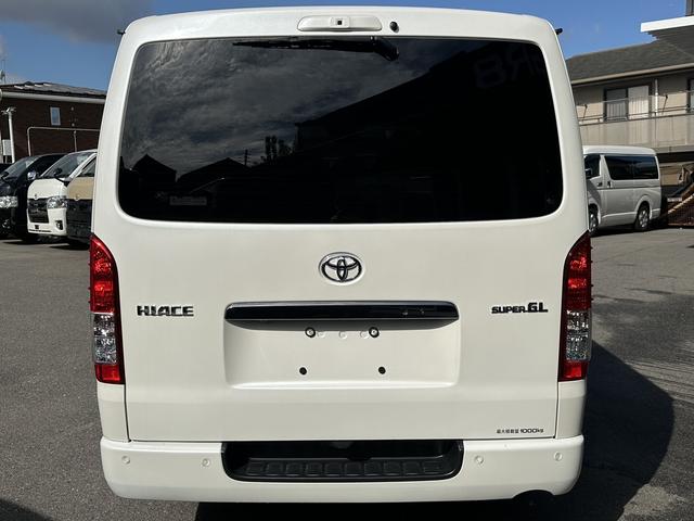 ハイエースバン スーパーＧＬ　ダークプライムＩＩ　ローダウン／ＢＩＧＸナビ／ＲＡＹＳ１６インチアルミホイール／パノラミックビュー／デジミラ／センターコンソール／ベッドキット（22枚目）