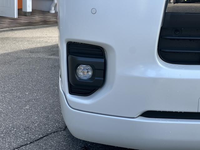 ハイエースバン スーパーＧＬ　ダークプライムＩＩ　ローダウン／ＢＩＧＸナビ／ＲＡＹＳ１６インチアルミホイール／パノラミックビュー／デジミラ／センターコンソール／ベッドキット（27枚目）