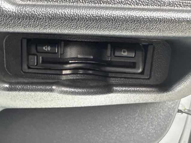 ハイエースバン スーパーＧＬ　ダークプライムＩＩ　ローダウン／ＢＩＧＸナビ／ＲＡＹＳ１６インチアルミホイール／パノラミックビュー／デジミラ／センターコンソール／ベッドキット（38枚目）