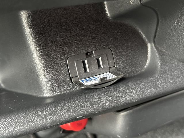 ハイエースバン スーパーＧＬ　ダークプライムＩＩ　ローダウン／ＢＩＧＸナビ／ＲＡＹＳ１６インチアルミホイール／パノラミックビュー／デジミラ／センターコンソール／ベッドキット（39枚目）