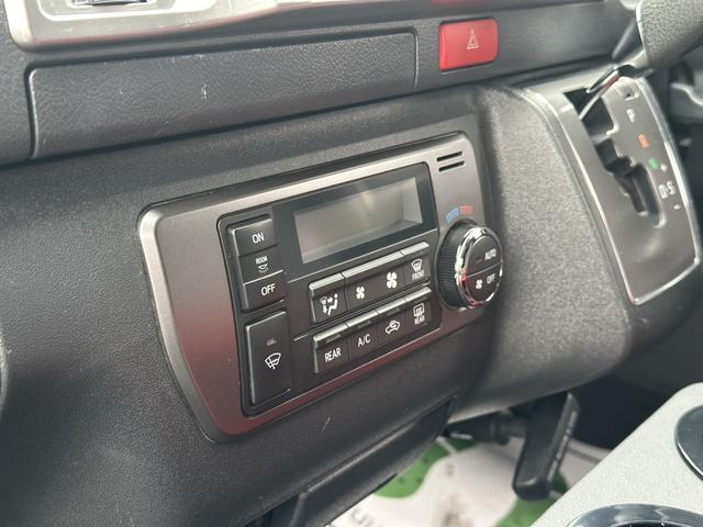 ハイエースバン スーパーＧＬ　ダークプライムＩＩ　ローダウン／ＢＩＧＸナビ／ＲＡＹＳ１６インチアルミホイール／パノラミックビュー／デジミラ／センターコンソール／ベッドキット（40枚目）