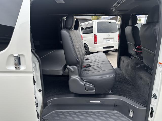 ハイエースバン スーパーＧＬ　ダークプライムＩＩ　ローダウン／ＢＩＧＸナビ／ＲＡＹＳ１６インチアルミホイール／パノラミックビュー／デジミラ／センターコンソール／ベッドキット（52枚目）