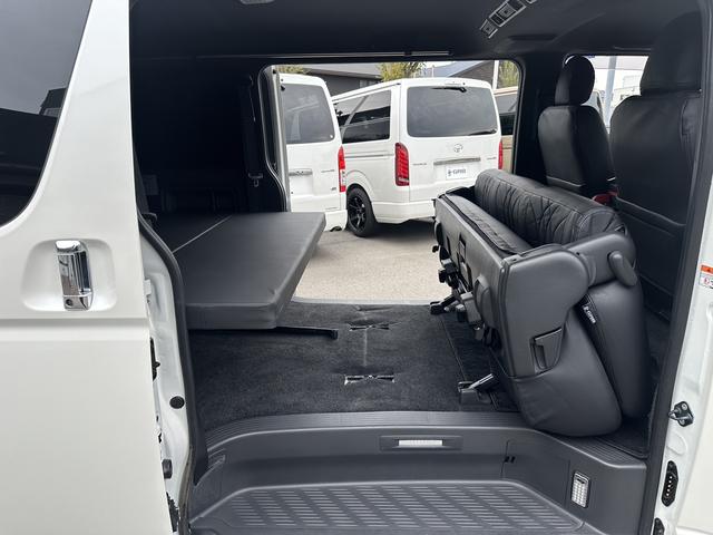 ハイエースバン スーパーＧＬ　ダークプライムＩＩ　ローダウン／ＢＩＧＸナビ／ＲＡＹＳ１６インチアルミホイール／パノラミックビュー／デジミラ／センターコンソール／ベッドキット（53枚目）