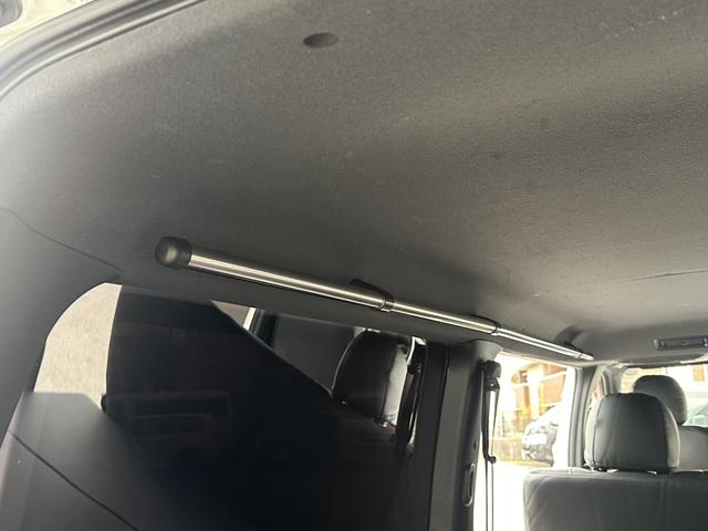 ハイエースバン スーパーＧＬ　ダークプライムＩＩ　ローダウン／ＢＩＧＸナビ／ＲＡＹＳ１６インチアルミホイール／パノラミックビュー／デジミラ／センターコンソール／ベッドキット（55枚目）