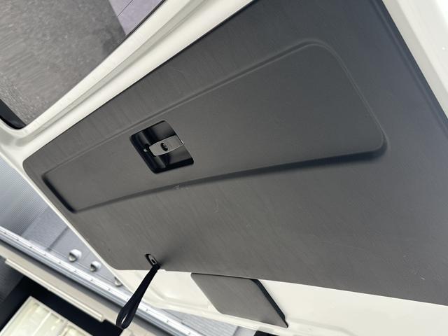 ハイエースバン スーパーＧＬ　ダークプライムＩＩ　ローダウン／ＢＩＧＸナビ／ＲＡＹＳ１６インチアルミホイール／パノラミックビュー／デジミラ／センターコンソール／ベッドキット（60枚目）