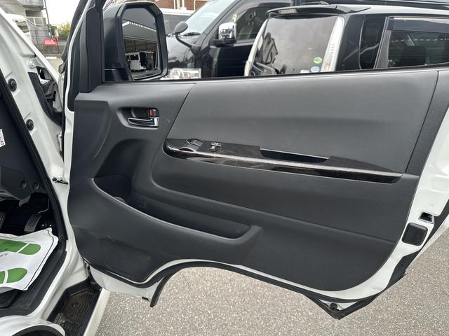 ハイエースバン スーパーＧＬ　ダークプライムＩＩ　ローダウン／ＢＩＧＸナビ／ＲＡＹＳ１６インチアルミホイール／パノラミックビュー／デジミラ／センターコンソール／ベッドキット（64枚目）