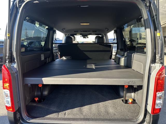 ハイエースバン スーパーGL ダークプライムII 寒冷地仕様/ベッドキット/GR8センターコンソール/純正15インチアルミホイール/純正ナビ/ETC2.0/トヨタセーフティセンス/助手席エアバッグ/LEDヘッドライト/純正フロアマット(20枚目)