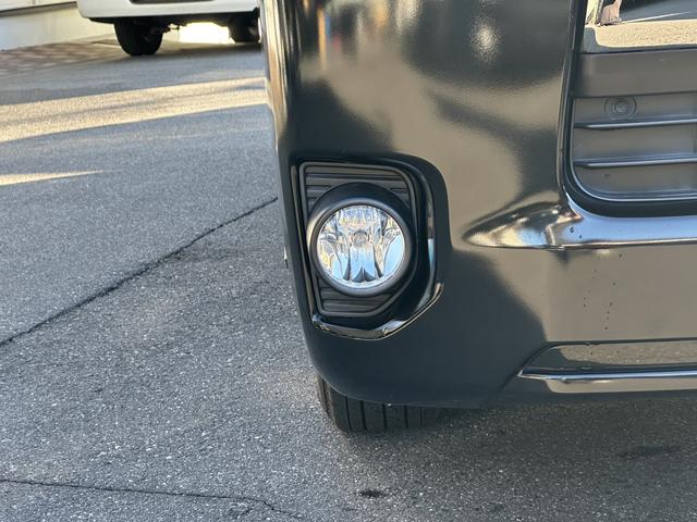 ハイエースバン スーパーGL ダークプライムII 寒冷地仕様/ベッドキット/GR8センターコンソール/純正15インチアルミホイール/純正ナビ/ETC2.0/トヨタセーフティセンス/助手席エアバッグ/LEDヘッドライト/純正フロアマット(28枚目)