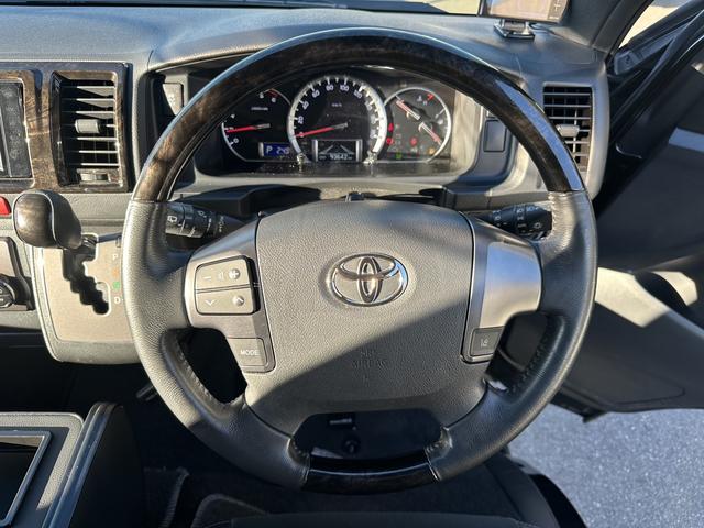 ハイエースバン スーパーGL ダークプライムII 寒冷地仕様/ベッドキット/GR8センターコンソール/純正15インチアルミホイール/純正ナビ/ETC2.0/トヨタセーフティセンス/助手席エアバッグ/LEDヘッドライト/純正フロアマット(43枚目)