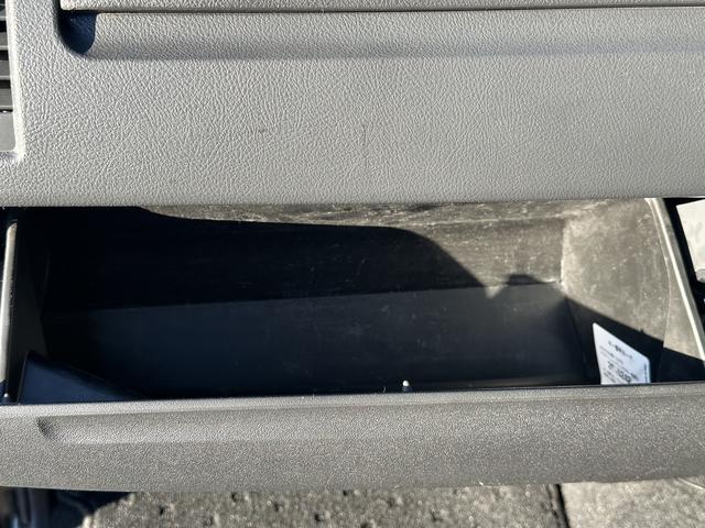 ハイエースバン スーパーGL ダークプライムII 寒冷地仕様/ベッドキット/GR8センターコンソール/純正15インチアルミホイール/純正ナビ/ETC2.0/トヨタセーフティセンス/助手席エアバッグ/LEDヘッドライト/純正フロアマット(48枚目)