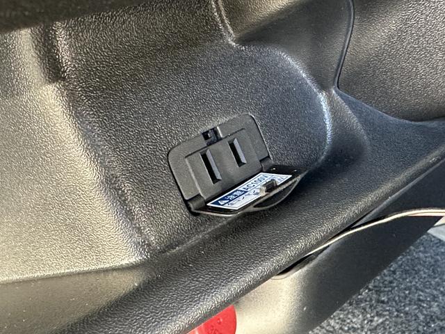 ハイエースバン スーパーGL ダークプライムII 寒冷地仕様/ベッドキット/GR8センターコンソール/純正15インチアルミホイール/純正ナビ/ETC2.0/トヨタセーフティセンス/助手席エアバッグ/LEDヘッドライト/純正フロアマット(50枚目)