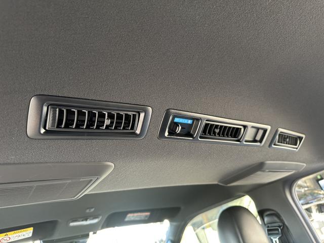 ハイエースバン スーパーGL ダークプライムII 寒冷地仕様/ベッドキット/GR8センターコンソール/純正15インチアルミホイール/純正ナビ/ETC2.0/トヨタセーフティセンス/助手席エアバッグ/LEDヘッドライト/純正フロアマット(52枚目)