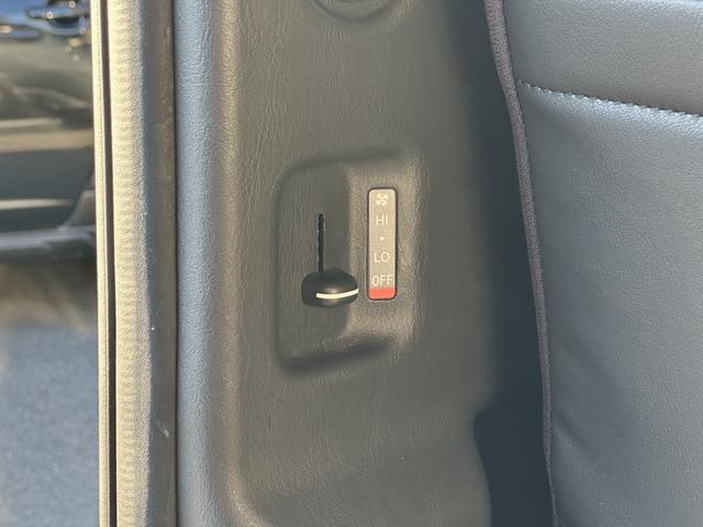 ハイエースバン スーパーGL ダークプライムII 寒冷地仕様/ベッドキット/GR8センターコンソール/純正15インチアルミホイール/純正ナビ/ETC2.0/トヨタセーフティセンス/助手席エアバッグ/LEDヘッドライト/純正フロアマット(53枚目)