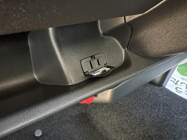 ハイエースバン ロングスーパーGL 4WD/寒冷地仕様/丸目ヘッドライト/カロッツェリア7inナビ/デジタルインナーミラ-/パノラミックビューモニター/パワ-スライドドア/ベッドキット(42枚目)