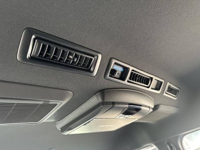 ハイエースバン ワイドスーパーGL ダークプライムII 4WD/3ナンバー/8人乗り/寒冷地仕様/パワースライドドア/パノラミックビューモニター/デジタルインナーミラー/ETC/(52枚目)