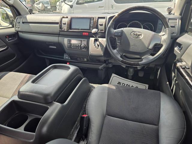 ハイエースバン スーパーGL ダークプライム アルパイン7インチナビ/バックモニター/ETC/スマートキ-/両面スライドドア/AC100V/GR8ベッドキット/LEDヘッドライト/ハーフレザーシート/助手席エアバッグ/純正ドアバイザー(15枚目)