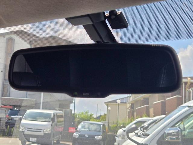 ハイエースバン スーパーGL ダークプライム アルパイン7インチナビ/バックモニター/ETC/スマートキ-/両面スライドドア/AC100V/GR8ベッドキット/LEDヘッドライト/ハーフレザーシート/助手席エアバッグ/純正ドアバイザー(16枚目)