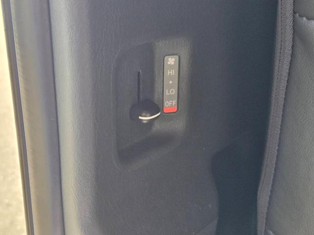 ハイエースバン スーパーGL ダークプライム アルパイン7インチナビ/バックモニター/ETC/スマートキ-/両面スライドドア/AC100V/GR8ベッドキット/LEDヘッドライト/ハーフレザーシート/助手席エアバッグ/純正ドアバイザー(45枚目)