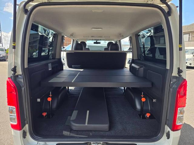 ハイエースバン スーパーGL ダークプライム アルパイン7インチナビ/バックモニター/ETC/スマートキ-/両面スライドドア/AC100V/GR8ベッドキット/LEDヘッドライト/ハーフレザーシート/助手席エアバッグ/純正ドアバイザー(59枚目)
