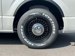４ＷＤ／未登録新車／４列１０人乗り／ＤＥＡＮ１６インチアルミホイール／ＣＲＳフロントスポイラー／リーガルフェンダー／アルパインＢＩＧＸナビ／ＧＲ８テールランプ／シートカバー／パノラミックビューモニター 3
