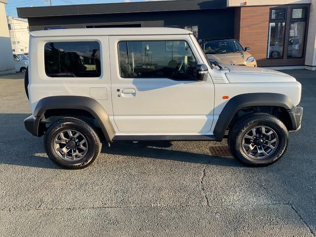 ジムニーシエラ ＪＣ　フルセグＴＶ　バックカメラ　障害物センサー　プライバシーガラス　アイドリングストップ　衝突被害軽減ブレーキ　シートヒーター　クルーズコントロール（4枚目）