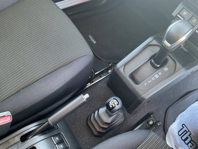 ジムニーシエラ ＪＣ　フルセグＴＶ　バックカメラ　障害物センサー　プライバシーガラス　アイドリングストップ　衝突被害軽減ブレーキ　シートヒーター　クルーズコントロール（11枚目）