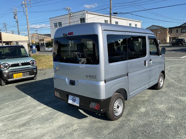 ハイゼットカーゴ スペシャルクリーン　障害物センサー　衝突被害軽減ブレーキ　パワステ　プライバシーガラス　布ハンドル　キーレス　ＡＢＳ　ＥＳＣ　オーバーヘッドシェルフ（8枚目）